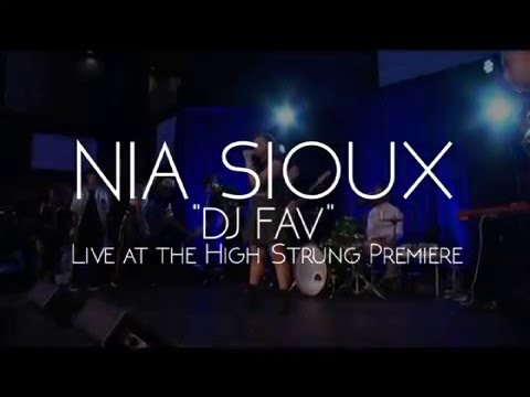 Nia Sioux - DJ Fav
