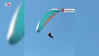 Gökyüzünde Gülümseten Anlar, Paraşütçüyü Çaya Davet Etti