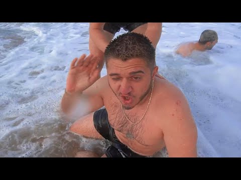 NOLUR İZLEYİN VALLA KOMİK