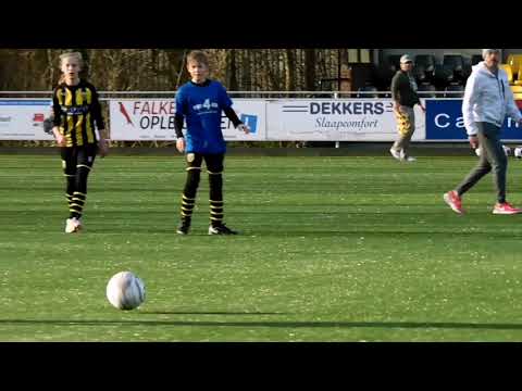 Onderlinge oefenwedstrijd tegen de JO13-1