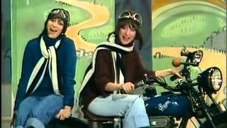 Martha & Tena Elefteriadu - Od zítřka máme dovolenou (1976) Martha & Tena Elefteriadu - Od zítřka máme dovolenou (1976)