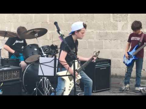 Hammer Hedd performing in the Crossroads District KCMO during the May 2017 First Friday #2