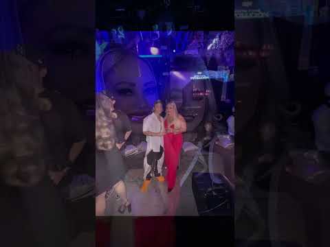 Gran noche de amigos en el lanzamiento de su nuevo disco @GrupoFirmeOficial