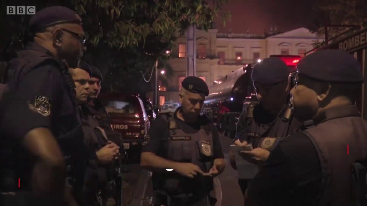 Museu Nacional: As imagens do incêndio que destruiu boa parte do acervo inestimável