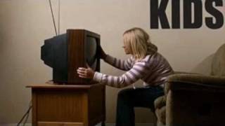 Forever The Sickest Kids-Keep On Bringing Me Down ( lyrics!