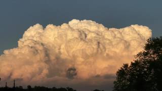 Time-lapse of a thunderhead cloud