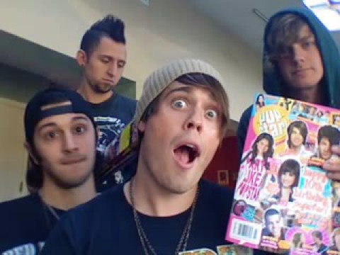 Article A is in POPSTAR! Magazine!
