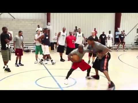 HILARIOUS Kevin Hart goes 1 on 1 against Kyle Lowry  CRAZY BLOCK by Hart