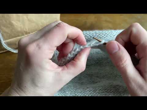 Pick up every second cast-on stitch