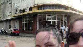 en descapotable por la habana