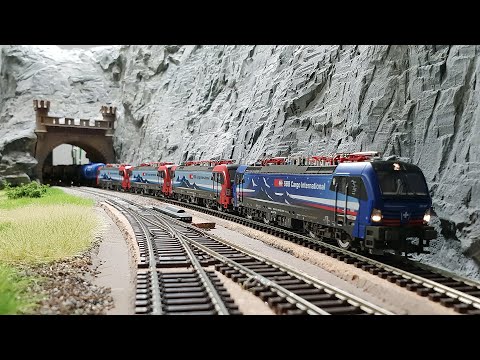 Führerstandsfahrt H0 mit viel schweizer Zugverkehr - H0 cab ride with a lot of swiss traffic