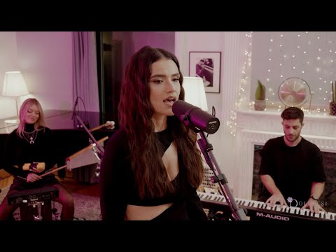 Dolleesi - Birds Of A Feather & Bleeding Love MASHUP (Live Performance)