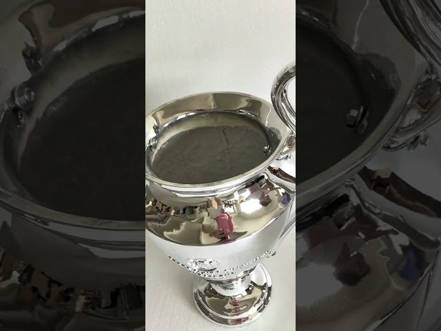Vídeo relacionado con LNGODEHO Trofeo de fútbol campeón de Europa, réplica de la Copa de Premio de la Liga de San Bernardo de resina, color plateado con cintas azules para el equipo de la liga de aficionados al deporte (77