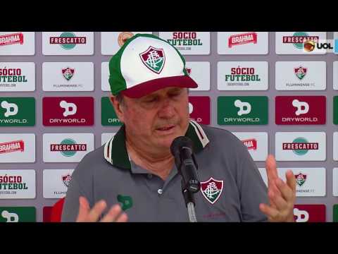 Levir nega acusação de Carlos Alberto e "sugere" Freud ao atacante