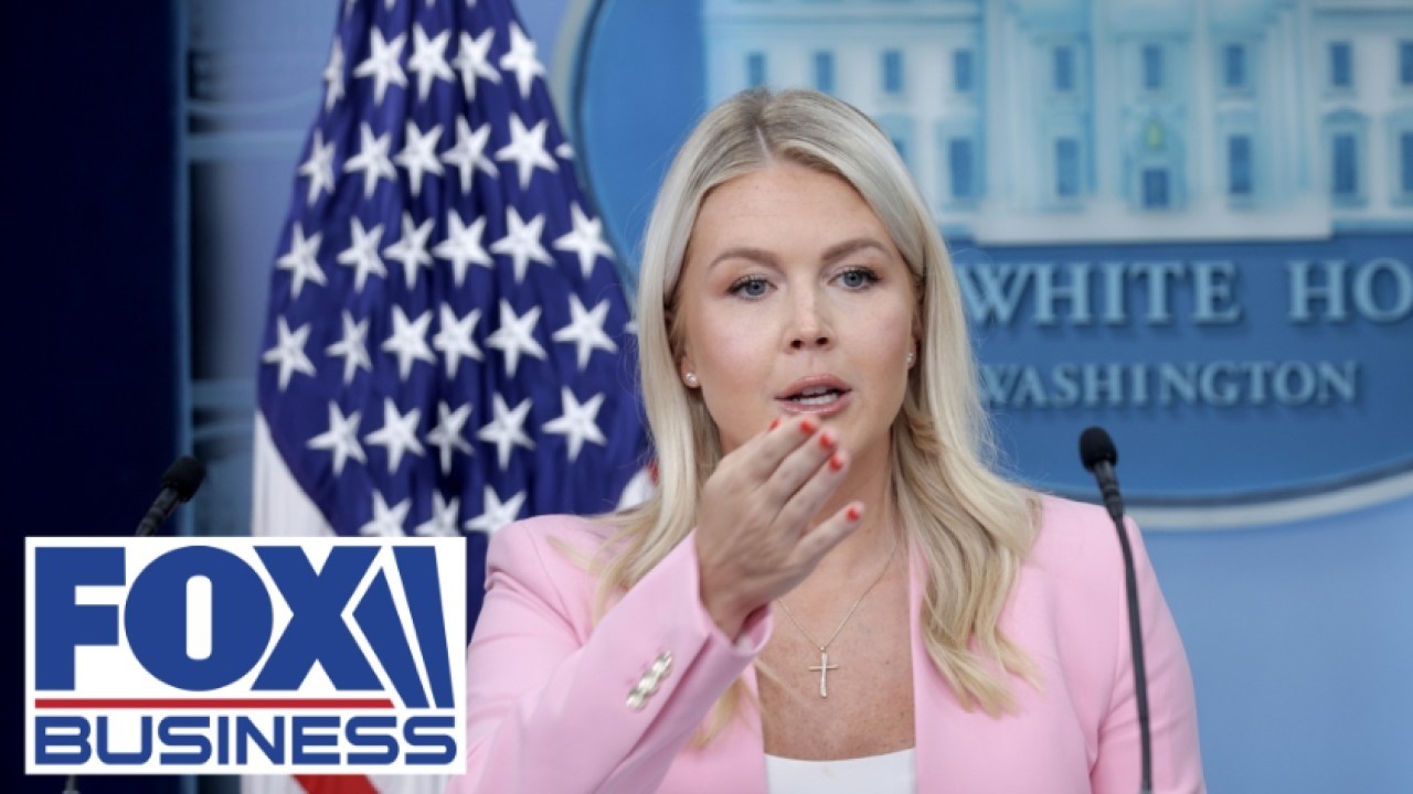 Karoline Leavitt holds White House press briefing