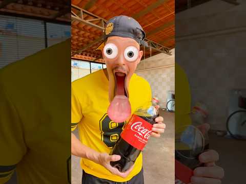 Uma cocacola dentro da cocacola 😂🤣😂🤣 #funny #shorts