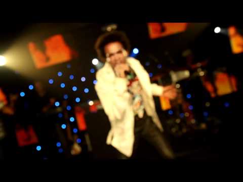 01 - SEM RUMO SEM Direção - Alex Voltagem on Vimeo.mp4