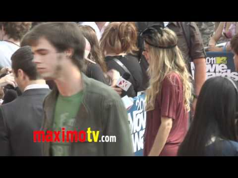 Reid Ewing and Gillian Zinser at 2011 MTV MOVIE AWARDS Red Carpet
