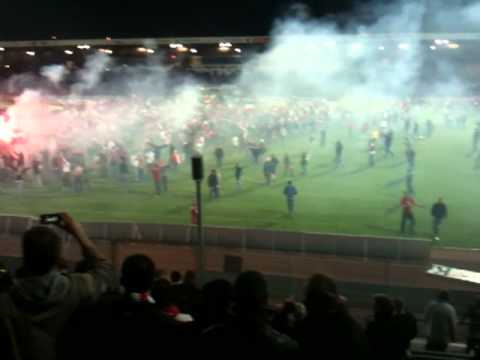 Fussball Ausschreitung (Aufstiegsfeier) SF Siegen vs. RW Essen (Aufstieg) 15.04.2011
