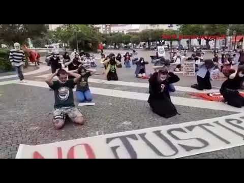 La manifestazione degli studenti di Campobasso in onore di George Floyd