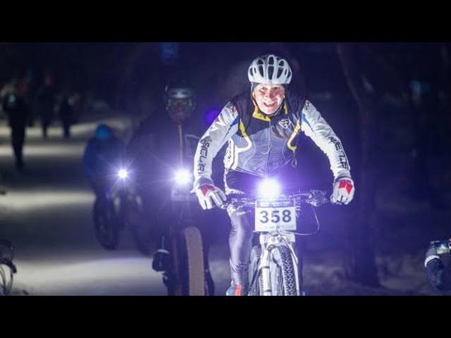 Ночные гонки по снегу