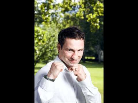 Paolo Roberto diskuterar mansrollen, genusvetenskap och föräldraledighet