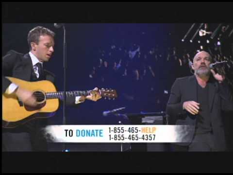 Chris Martin of Coldplay + REMs Michael Stipe: Losing My Religion 121212concert