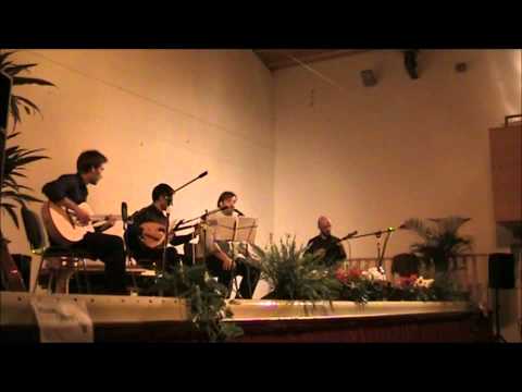 Pende manges ston Pirea