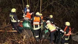 preview picture of video '17.01.2014: Ein Schwerverletzter bei Verkehrsunfall (Wilnsdorf/NRW)'