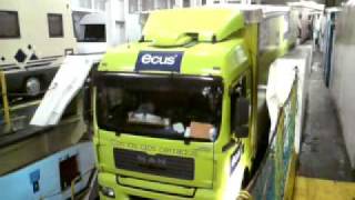 preview picture of video 'lorry lowering off a big ramp on Newhaven Dieppe Transmanche ferry'