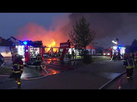 MV Spezial: 1,5 Millonen Euro Sachschaden - Supermarkt in Laage brennt vollständig nieder