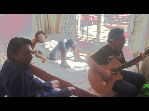 Kaiza Tin Moong & Ye Ngwe Soe - ရာသီဥတုနဲ့အချစ် (Acoustic)