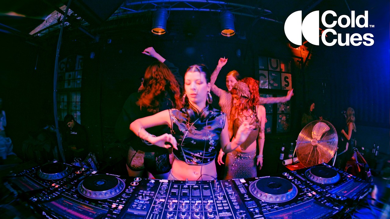 Solid Hardgroove & Techno Mix at a Club Party in Berlin | BIXBITA