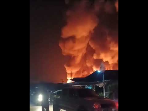 Fire razes hundreds of homes in Malaysia, cause under investigation