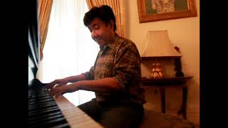 Download lagu Guruh Soekarno Putra bermain Piano mp3 Download lagu Guruh Soekarno Putra bermain Piano mp3