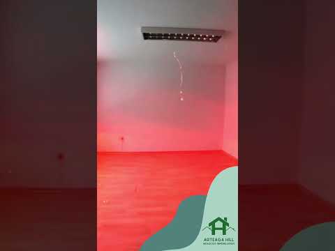 Video de YouTube - Oficina en Alquiler de 4 ambientes  en Ciudad Vieja, Montevideo