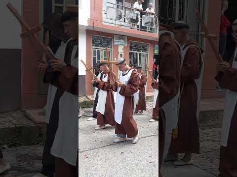 Desfile  de la comunidad educativa del Instituto Técnico de Puente Nacional Santander