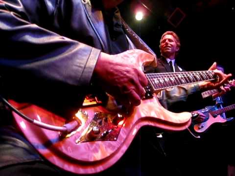 NOKIE EDWARDS and VENTURESMANIA - "WALK DON'T RUN"