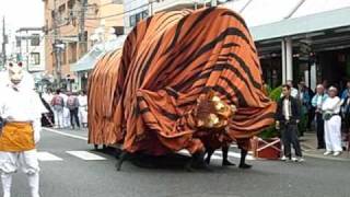 preview picture of video '高森町新田、虎舞（2010年、獅子舞フェスティバルin飯田市）'