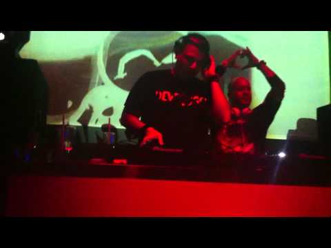 Robert Noise vs Goldsound@Coro Café.MOV