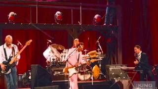 King Crimson - 02 - Thela Hun Ginjeet ( Live In Detroit November 09 , 1981 )