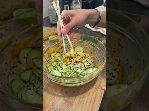 🥢 Cucumber Peanut Noodles with Organic Rice Ramen | Quick & Healthy Meal Idea 🍜