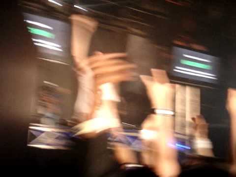 Above & Beyond vs. Passive Progressive - Sky Hides Away.MPG