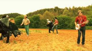 The Gentlemen's Agreement - Blonde Country Girl