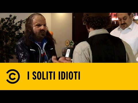Essere mafioso dopo il caffè - I Soliti Idioti - Comedy Central