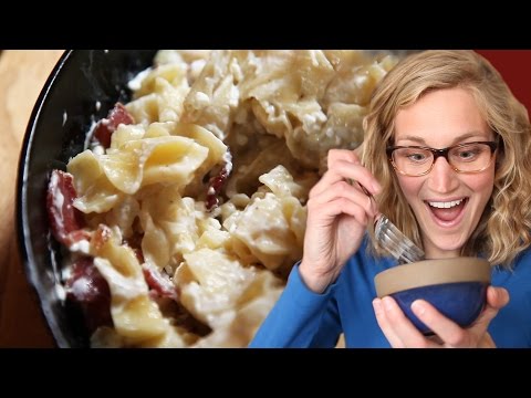 How to make a Hungarian dish at home: Recipe for Túrós Tészta (Pasta with Cottage Cheese)