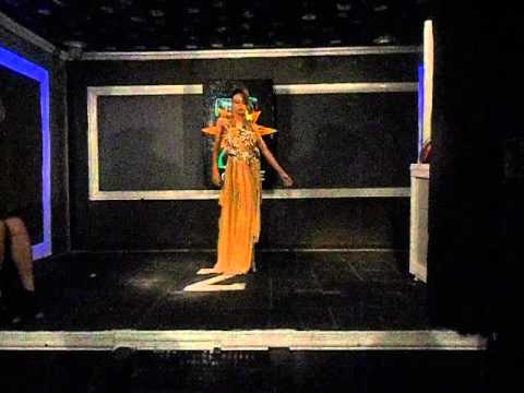 Lawanny Myon Carraroh   Z lounge bar