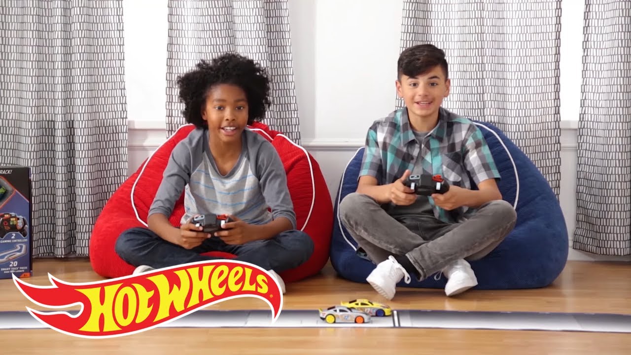 Hot Wheels AI Р/у машинка с пультом для Умной трассы Mattel