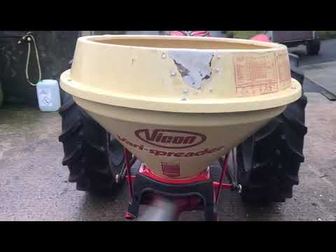 VICON 303 FERTILIZER SPREADER - Image 2