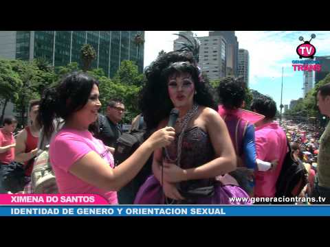 HOMBRE TRAVESTIDO DE MUJER 2014